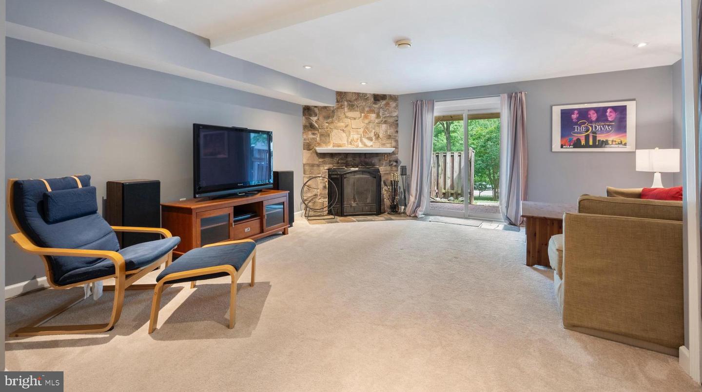 7683 NORTHERN OAKS CT, SPRINGFIELD, Virginia 22153, 3 Bedrooms Bedrooms, ,2 BathroomsBathrooms,Residential,For sale,7683 NORTHERN OAKS CT,VAFX2237784 MLS # VAFX2237784