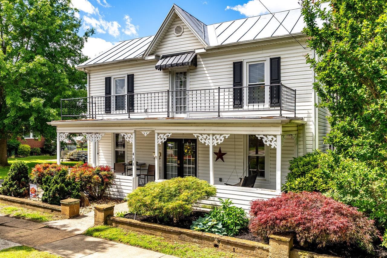 411 FOURTH ST, SHENANDOAH, Virginia 22849, 4 Bedrooms Bedrooms, ,2 BathroomsBathrooms,Residential,411 FOURTH ST,665547 MLS # 665547