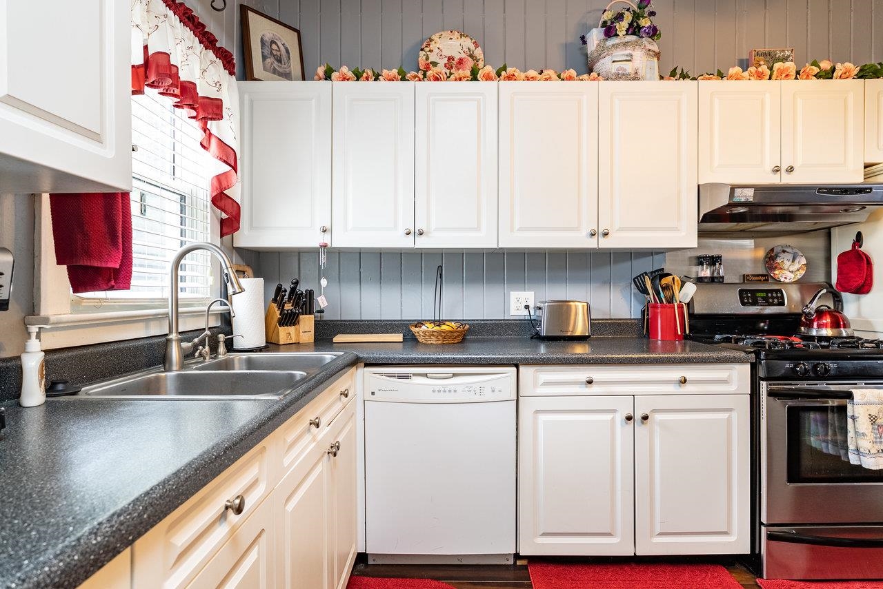 411 FOURTH ST, SHENANDOAH, Virginia 22849, 4 Bedrooms Bedrooms, ,2 BathroomsBathrooms,Residential,411 FOURTH ST,665547 MLS # 665547
