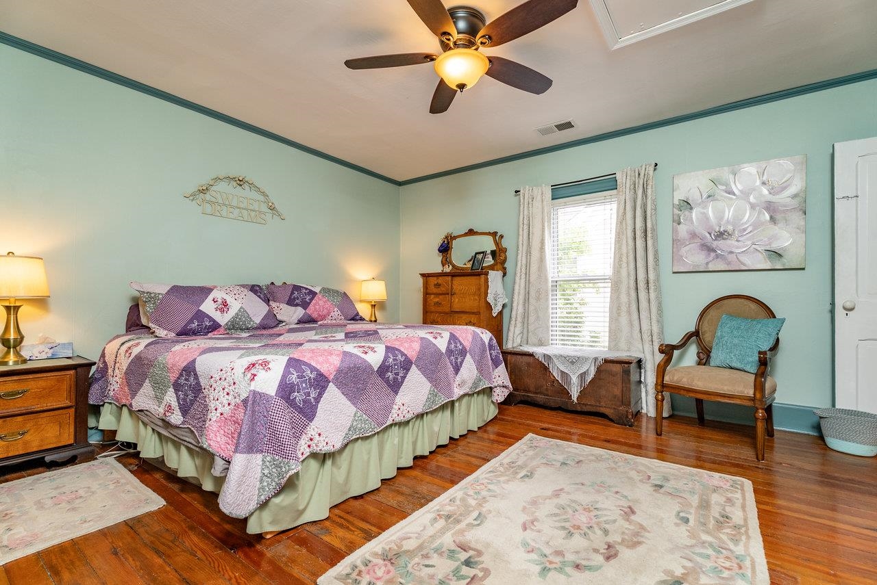 411 FOURTH ST, SHENANDOAH, Virginia 22849, 4 Bedrooms Bedrooms, ,2 BathroomsBathrooms,Residential,411 FOURTH ST,665547 MLS # 665547