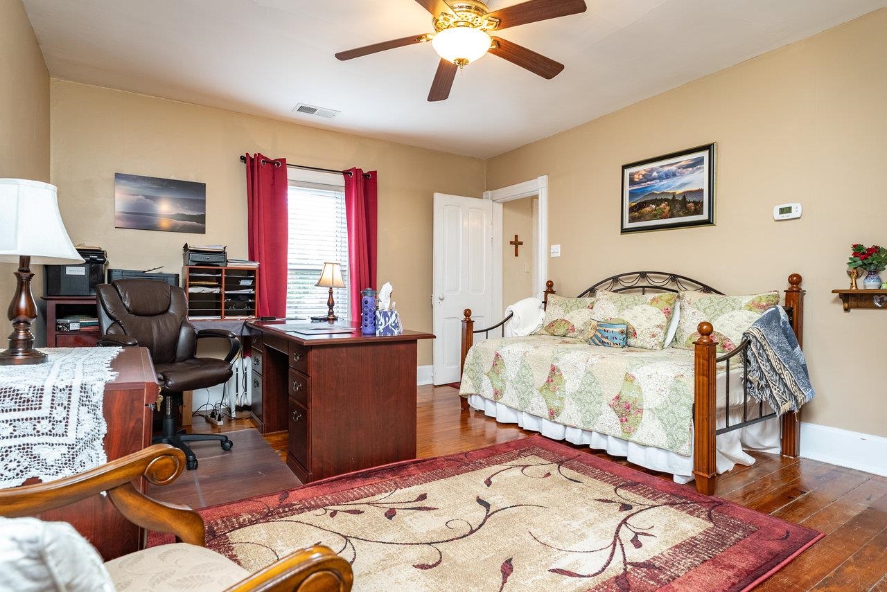 411 FOURTH ST, SHENANDOAH, Virginia 22849, 4 Bedrooms Bedrooms, ,2 BathroomsBathrooms,Residential,411 FOURTH ST,665547 MLS # 665547