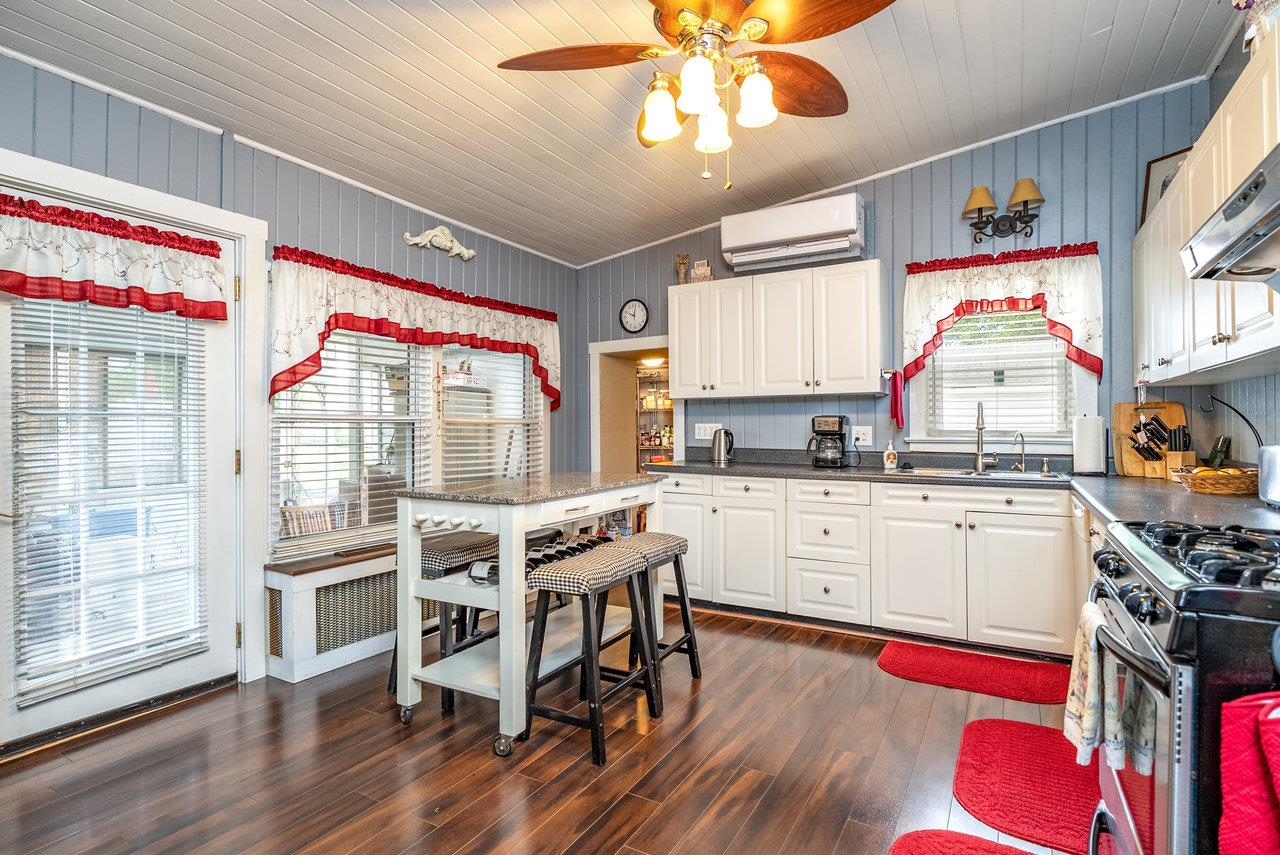 411 FOURTH ST, SHENANDOAH, Virginia 22849, 4 Bedrooms Bedrooms, ,2 BathroomsBathrooms,Residential,411 FOURTH ST,665547 MLS # 665547