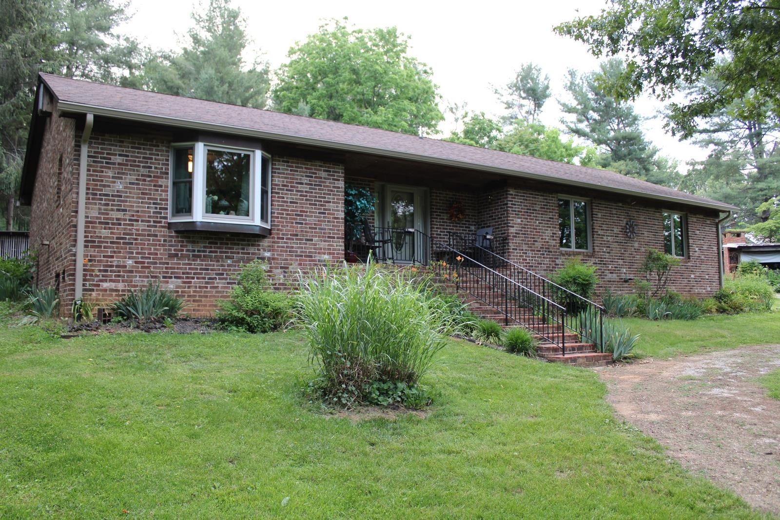581 OAK GROVE CHURCH RD, WAYNESBORO, Virginia 22980, 3 Bedrooms Bedrooms, ,2 BathroomsBathrooms,Residential,581 OAK GROVE CHURCH RD,665550 MLS # 665550