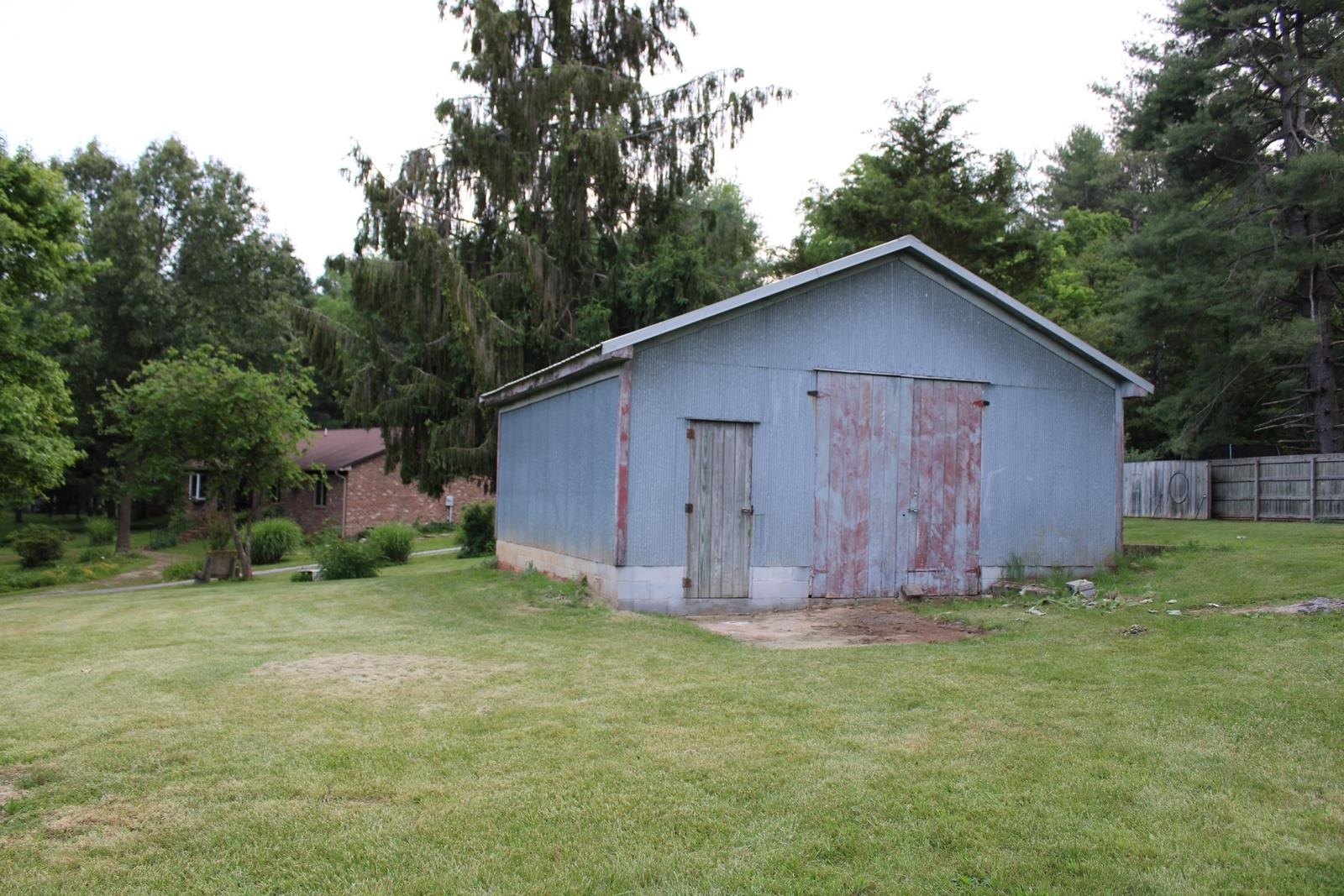 581 OAK GROVE CHURCH RD, WAYNESBORO, Virginia 22980, 3 Bedrooms Bedrooms, ,2 BathroomsBathrooms,Residential,581 OAK GROVE CHURCH RD,665550 MLS # 665550