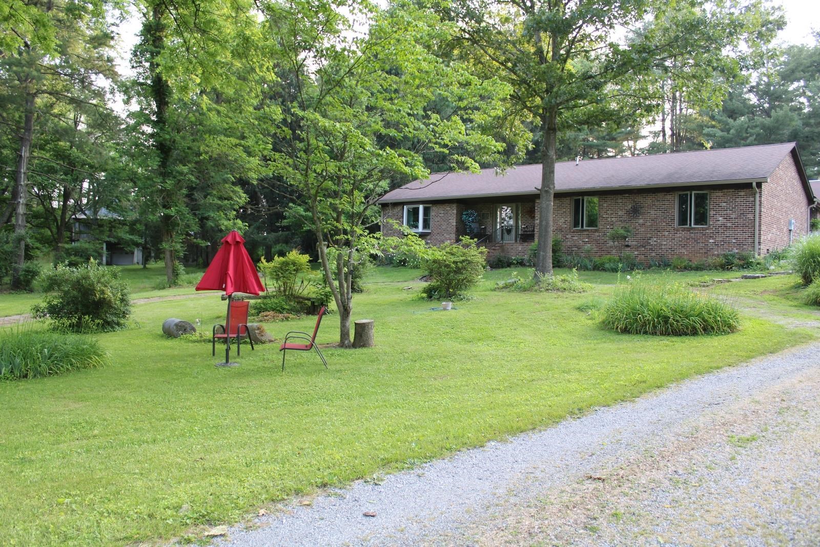 581 OAK GROVE CHURCH RD, WAYNESBORO, Virginia 22980, 3 Bedrooms Bedrooms, ,2 BathroomsBathrooms,Residential,581 OAK GROVE CHURCH RD,665550 MLS # 665550