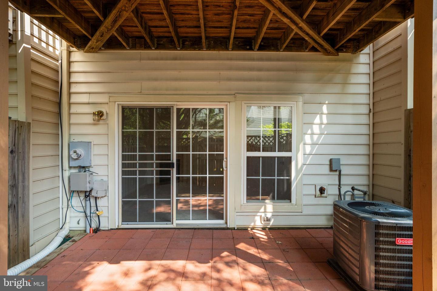 4176 TIMBER LOG WAY, FAIRFAX, Virginia 22030, 2 Bedrooms Bedrooms, ,2 BathroomsBathrooms,Residential,For sale,4176 TIMBER LOG WAY,VAFX2239140 MLS # VAFX2239140