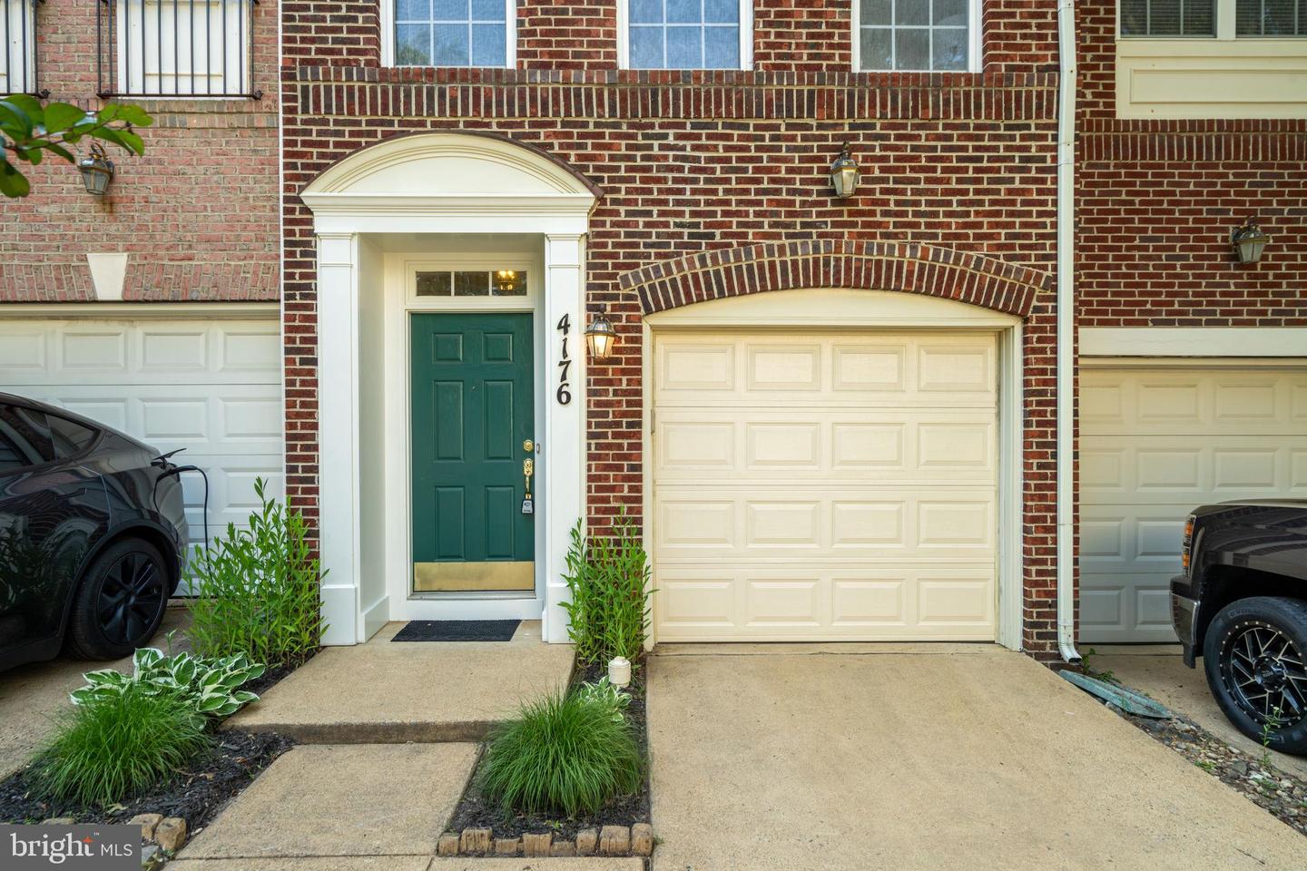 4176 TIMBER LOG WAY, FAIRFAX, Virginia 22030, 2 Bedrooms Bedrooms, ,2 BathroomsBathrooms,Residential,For sale,4176 TIMBER LOG WAY,VAFX2239140 MLS # VAFX2239140
