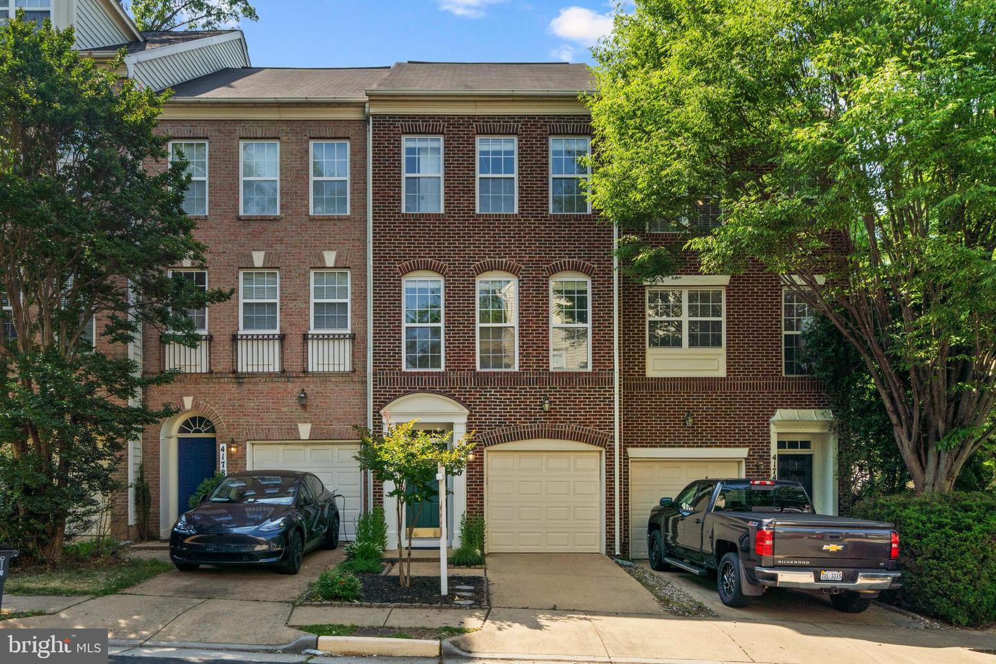 4176 TIMBER LOG WAY, FAIRFAX, Virginia 22030, 2 Bedrooms Bedrooms, ,2 BathroomsBathrooms,Residential,For sale,4176 TIMBER LOG WAY,VAFX2239140 MLS # VAFX2239140