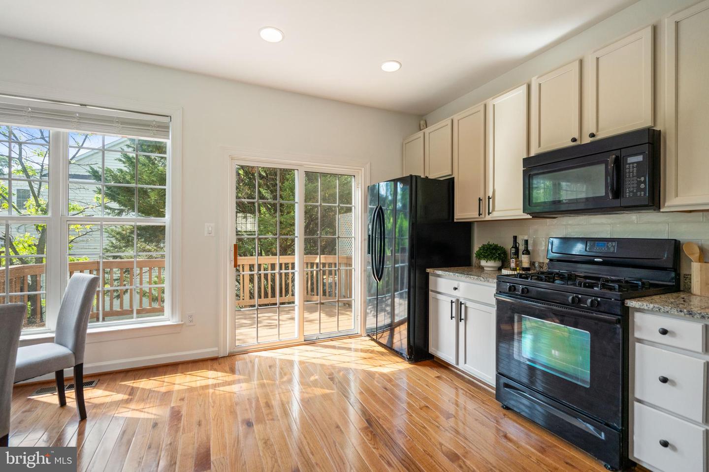 4176 TIMBER LOG WAY, FAIRFAX, Virginia 22030, 2 Bedrooms Bedrooms, ,2 BathroomsBathrooms,Residential,For sale,4176 TIMBER LOG WAY,VAFX2239140 MLS # VAFX2239140