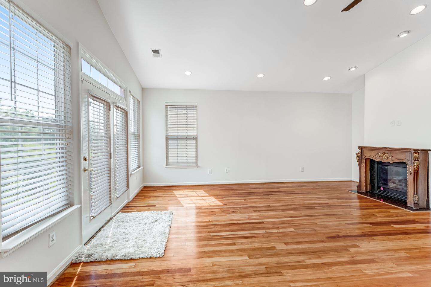 16453 SPARKLING BROOK LOOP, DUMFRIES, Virginia 22025, 3 Bedrooms Bedrooms, ,3 BathroomsBathrooms,Residential,For sale,16453 SPARKLING BROOK LOOP,VAPW2094218 MLS # VAPW2094218