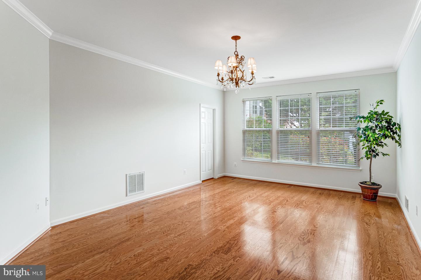 16453 SPARKLING BROOK LOOP, DUMFRIES, Virginia 22025, 3 Bedrooms Bedrooms, ,3 BathroomsBathrooms,Residential,For sale,16453 SPARKLING BROOK LOOP,VAPW2094218 MLS # VAPW2094218