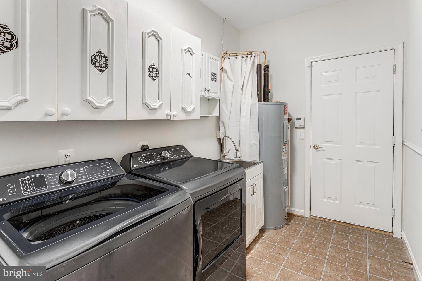 16453 SPARKLING BROOK LOOP, DUMFRIES, Virginia 22025, 3 Bedrooms Bedrooms, ,3 BathroomsBathrooms,Residential,For sale,16453 SPARKLING BROOK LOOP,VAPW2094218 MLS # VAPW2094218