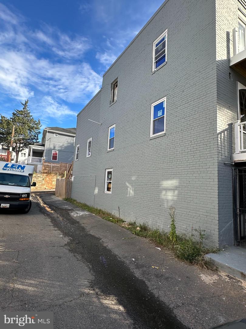 1956 FENDALL ST SE, WASHINGTON, District Of Columbia 20020, 3 Bedrooms Bedrooms, ,3 BathroomsBathrooms,Residential,For sale,1956 FENDALL ST SE,DCDC2199694 MLS # DCDC2199694