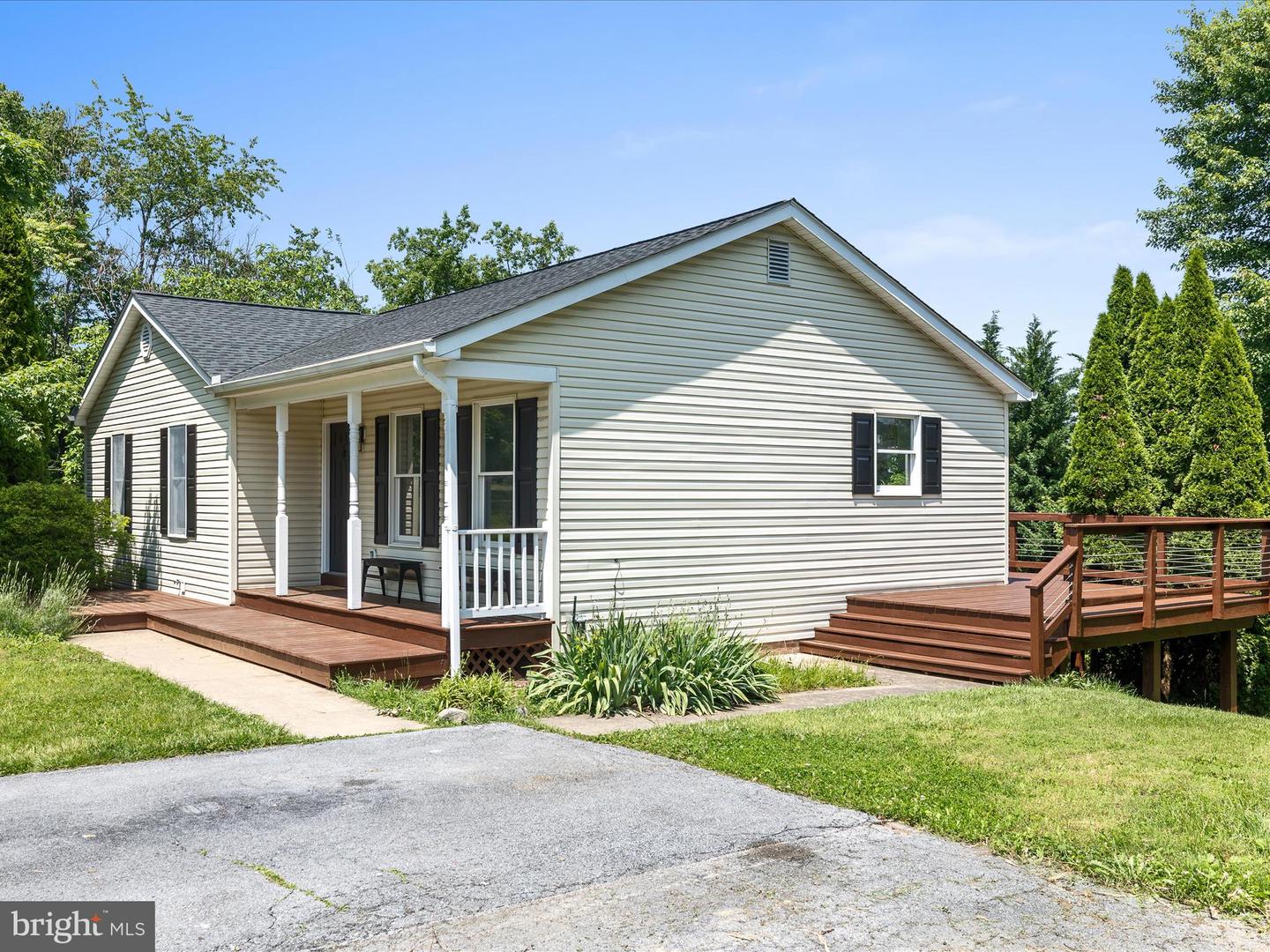 118 MARGUERITE DR, TOMS BROOK, Virginia 22660, 3 Bedrooms Bedrooms, ,2 BathroomsBathrooms,Residential,For sale,118 MARGUERITE DR,VASH2011402 MLS # VASH2011402