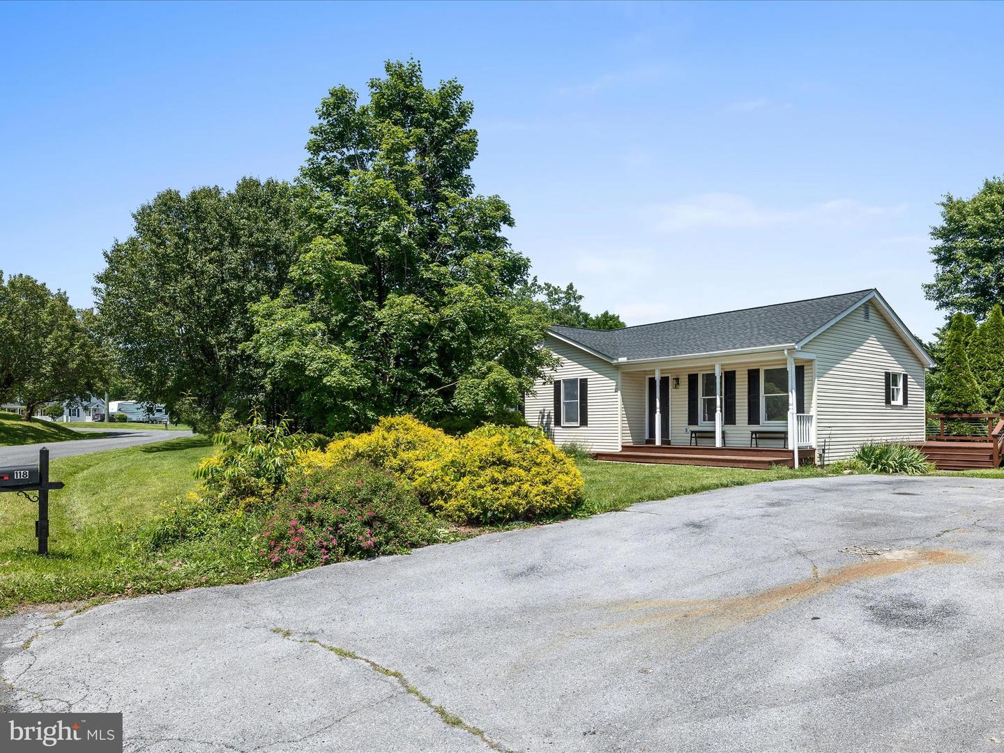 118 MARGUERITE DR, TOMS BROOK, Virginia 22660, 3 Bedrooms Bedrooms, ,2 BathroomsBathrooms,Residential,For sale,118 MARGUERITE DR,VASH2011402 MLS # VASH2011402