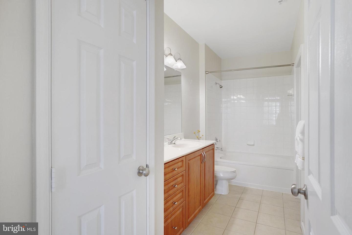12949 CENTRE PARK CIR #302, HERNDON, Virginia 20171, 1 Bedroom Bedrooms, ,1 BathroomBathrooms,Residential,For sale,12949 CENTRE PARK CIR #302,VAFX2240396 MLS # VAFX2240396