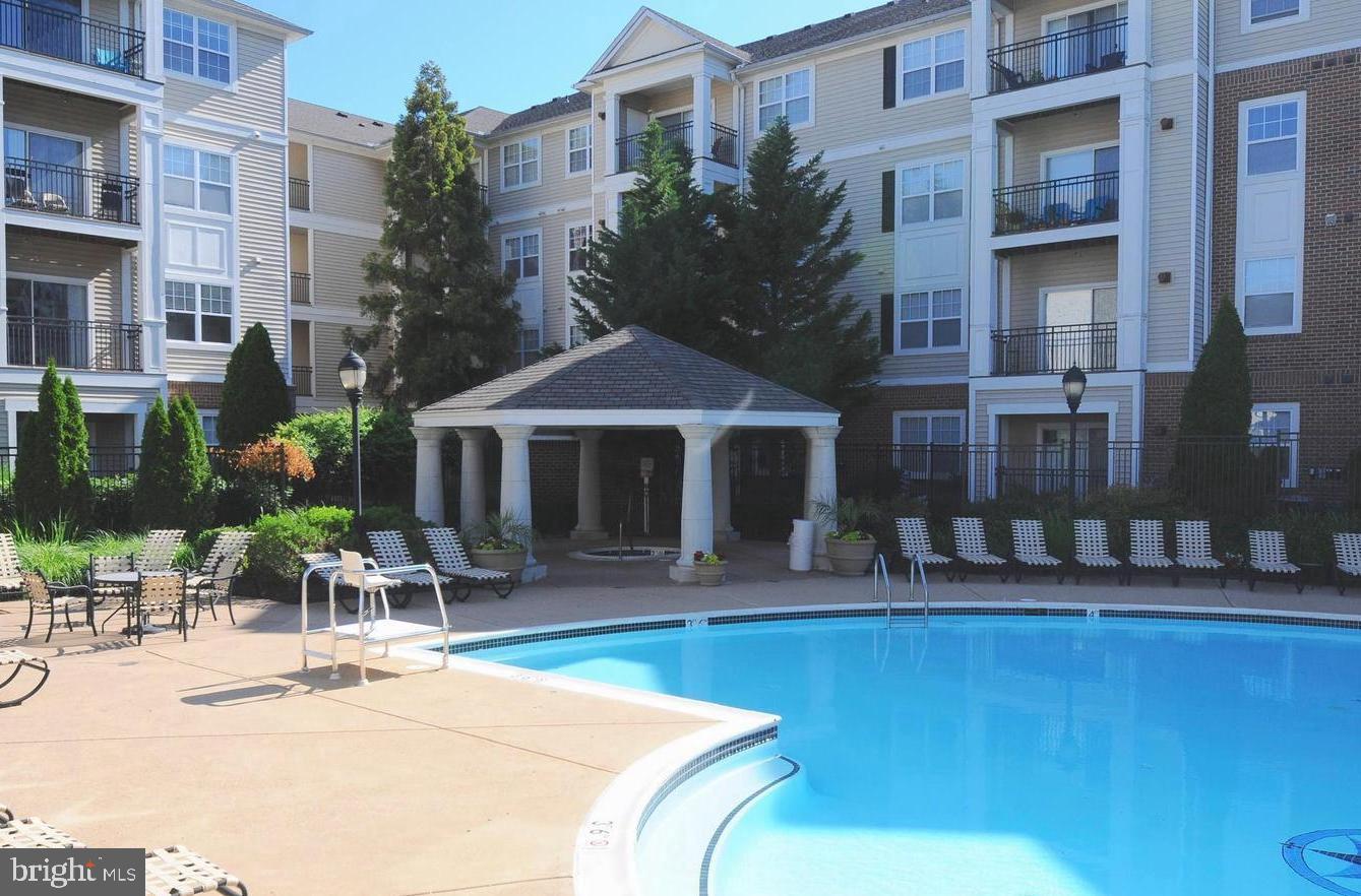 12949 CENTRE PARK CIR #302, HERNDON, Virginia 20171, 1 Bedroom Bedrooms, ,1 BathroomBathrooms,Residential,For sale,12949 CENTRE PARK CIR #302,VAFX2240396 MLS # VAFX2240396