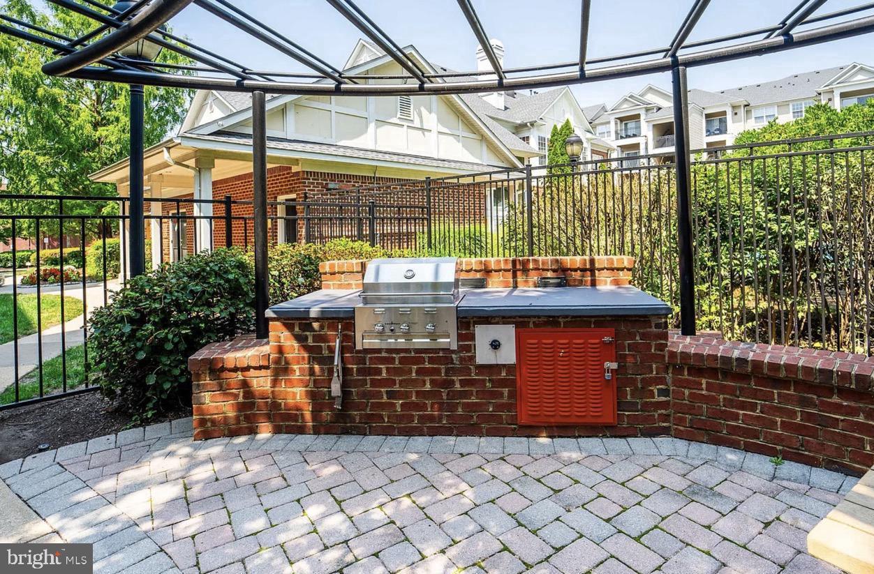 12949 CENTRE PARK CIR #302, HERNDON, Virginia 20171, 1 Bedroom Bedrooms, ,1 BathroomBathrooms,Residential,For sale,12949 CENTRE PARK CIR #302,VAFX2240396 MLS # VAFX2240396
