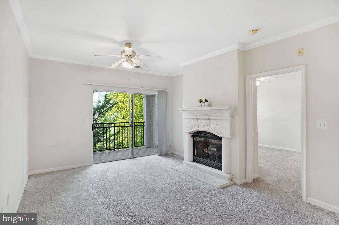 12949 CENTRE PARK CIR #302, HERNDON, Virginia 20171, 1 Bedroom Bedrooms, ,1 BathroomBathrooms,Residential,For sale,12949 CENTRE PARK CIR #302,VAFX2240396 MLS # VAFX2240396