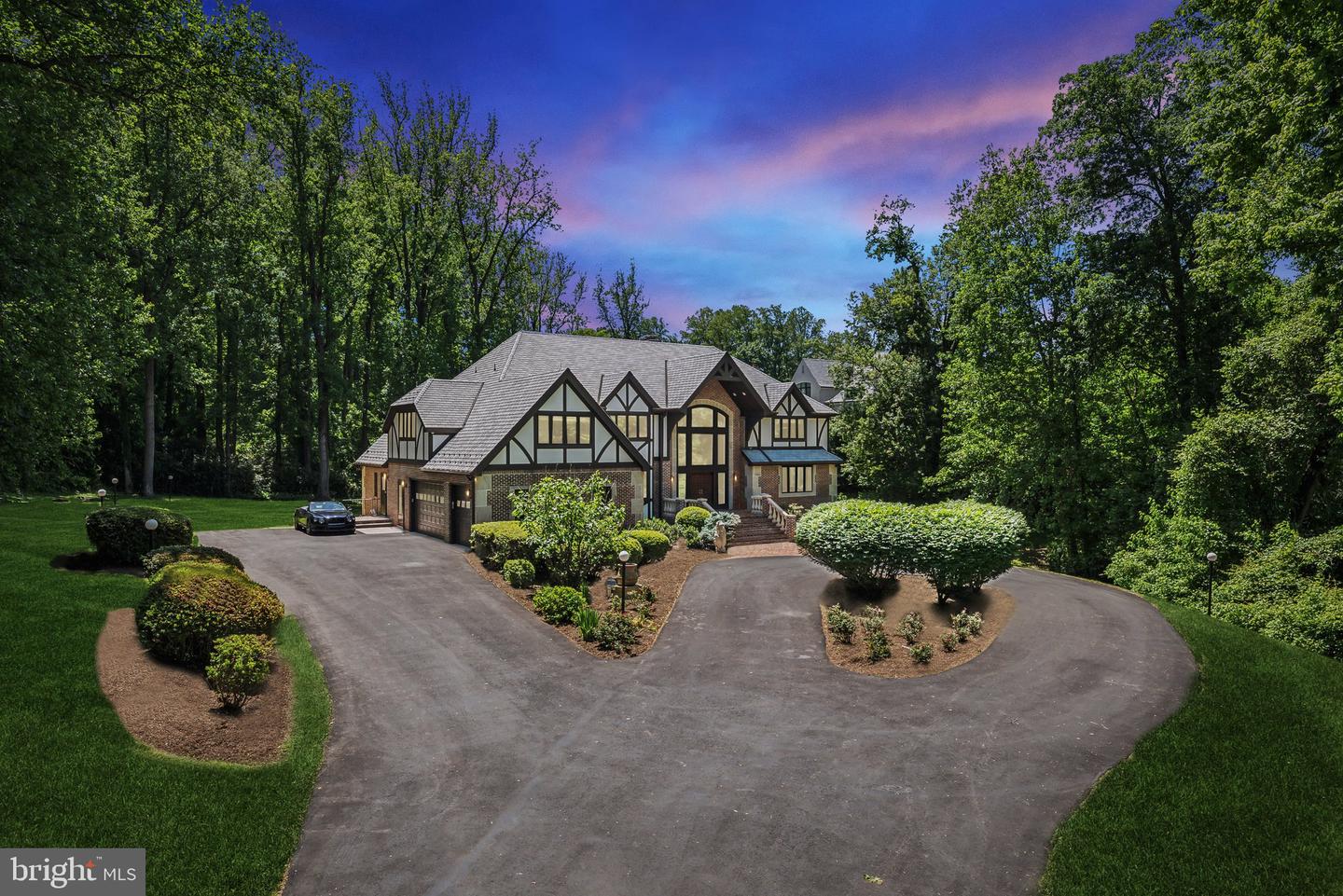 6723 GEORGETOWN PIKE, MCLEAN, Virginia 22101, 5 Bedrooms Bedrooms, ,7 BathroomsBathrooms,Residential,For sale,6723 GEORGETOWN PIKE,VAFX2240398 MLS # VAFX2240398