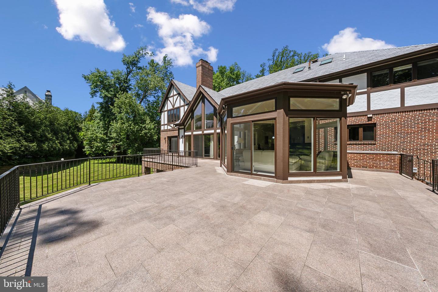 6723 GEORGETOWN PIKE, MCLEAN, Virginia 22101, 5 Bedrooms Bedrooms, ,7 BathroomsBathrooms,Residential,For sale,6723 GEORGETOWN PIKE,VAFX2240398 MLS # VAFX2240398