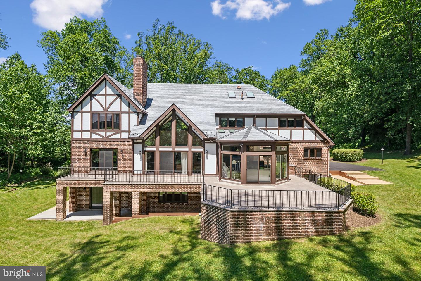 6723 GEORGETOWN PIKE, MCLEAN, Virginia 22101, 5 Bedrooms Bedrooms, ,7 BathroomsBathrooms,Residential,For sale,6723 GEORGETOWN PIKE,VAFX2240398 MLS # VAFX2240398