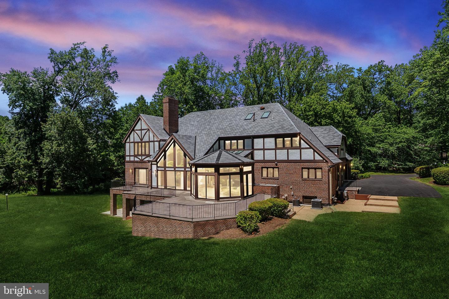 6723 GEORGETOWN PIKE, MCLEAN, Virginia 22101, 5 Bedrooms Bedrooms, ,7 BathroomsBathrooms,Residential,For sale,6723 GEORGETOWN PIKE,VAFX2240398 MLS # VAFX2240398