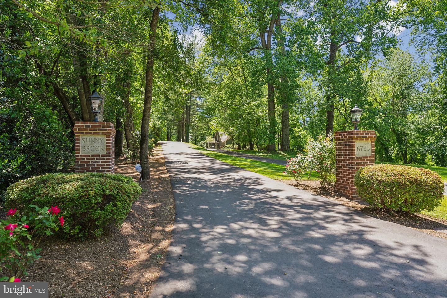 6723 GEORGETOWN PIKE, MCLEAN, Virginia 22101, 5 Bedrooms Bedrooms, ,7 BathroomsBathrooms,Residential,For sale,6723 GEORGETOWN PIKE,VAFX2240398 MLS # VAFX2240398
