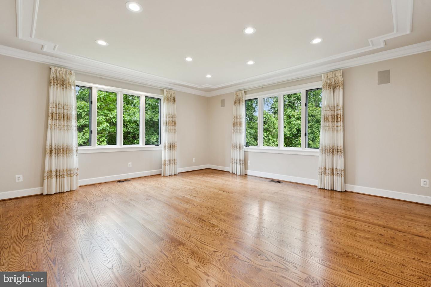 6723 GEORGETOWN PIKE, MCLEAN, Virginia 22101, 5 Bedrooms Bedrooms, ,7 BathroomsBathrooms,Residential,For sale,6723 GEORGETOWN PIKE,VAFX2240398 MLS # VAFX2240398