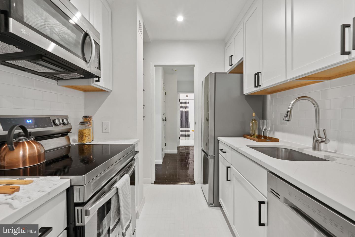 3033 NEW MEXICO AVE NW #305, WASHINGTON, District Of Columbia 20016, 1 Bedroom Bedrooms, ,1 BathroomBathrooms,Residential,For sale,3033 NEW MEXICO AVE NW #305,DCDC2200252 MLS # DCDC2200252