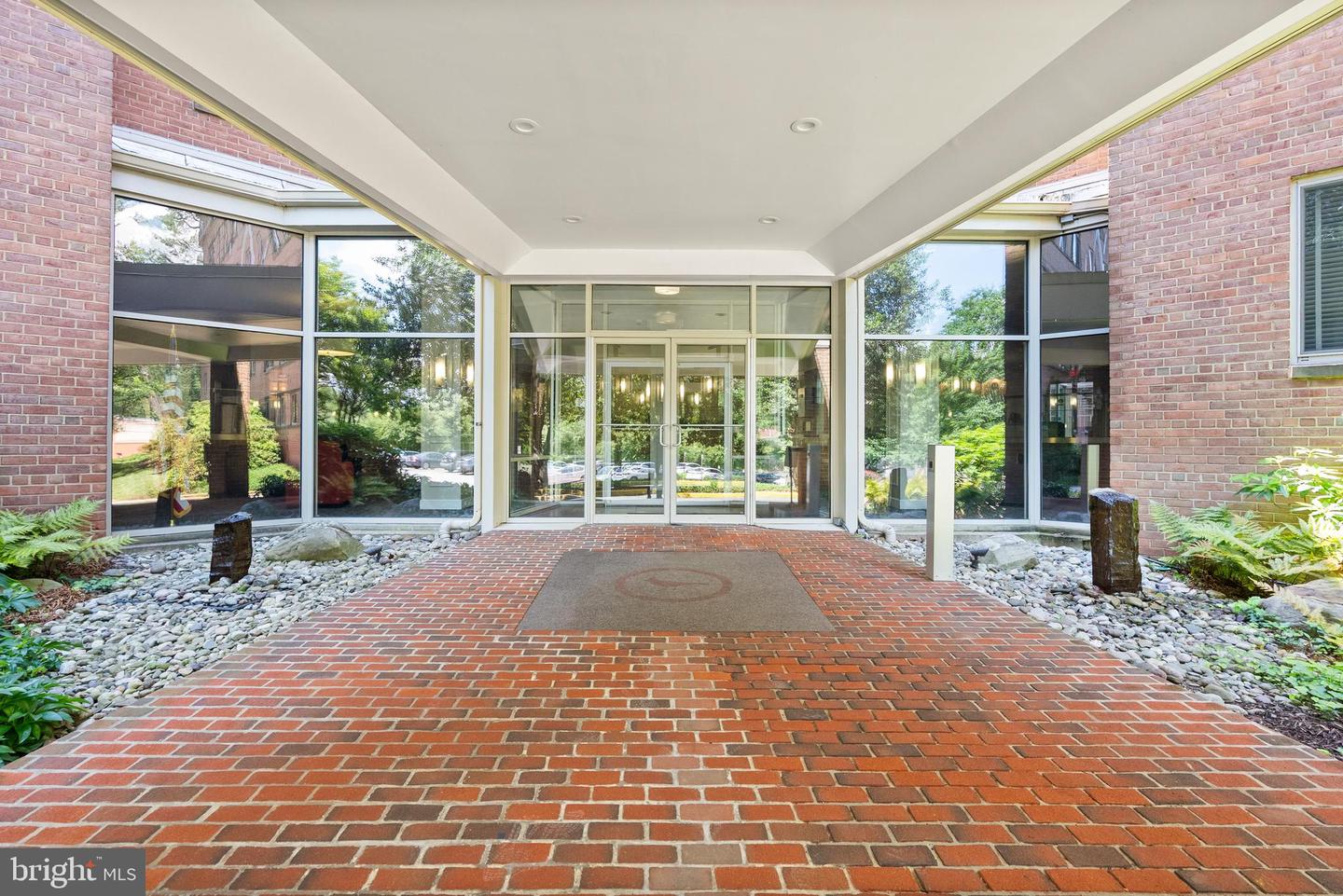 3000 SPOUT RUN PKWY #B606, ARLINGTON, Virginia 22201, 1 Bedroom Bedrooms, ,1 BathroomBathrooms,Residential,For sale,3000 SPOUT RUN PKWY #B606,VAAR2057448 MLS # VAAR2057448