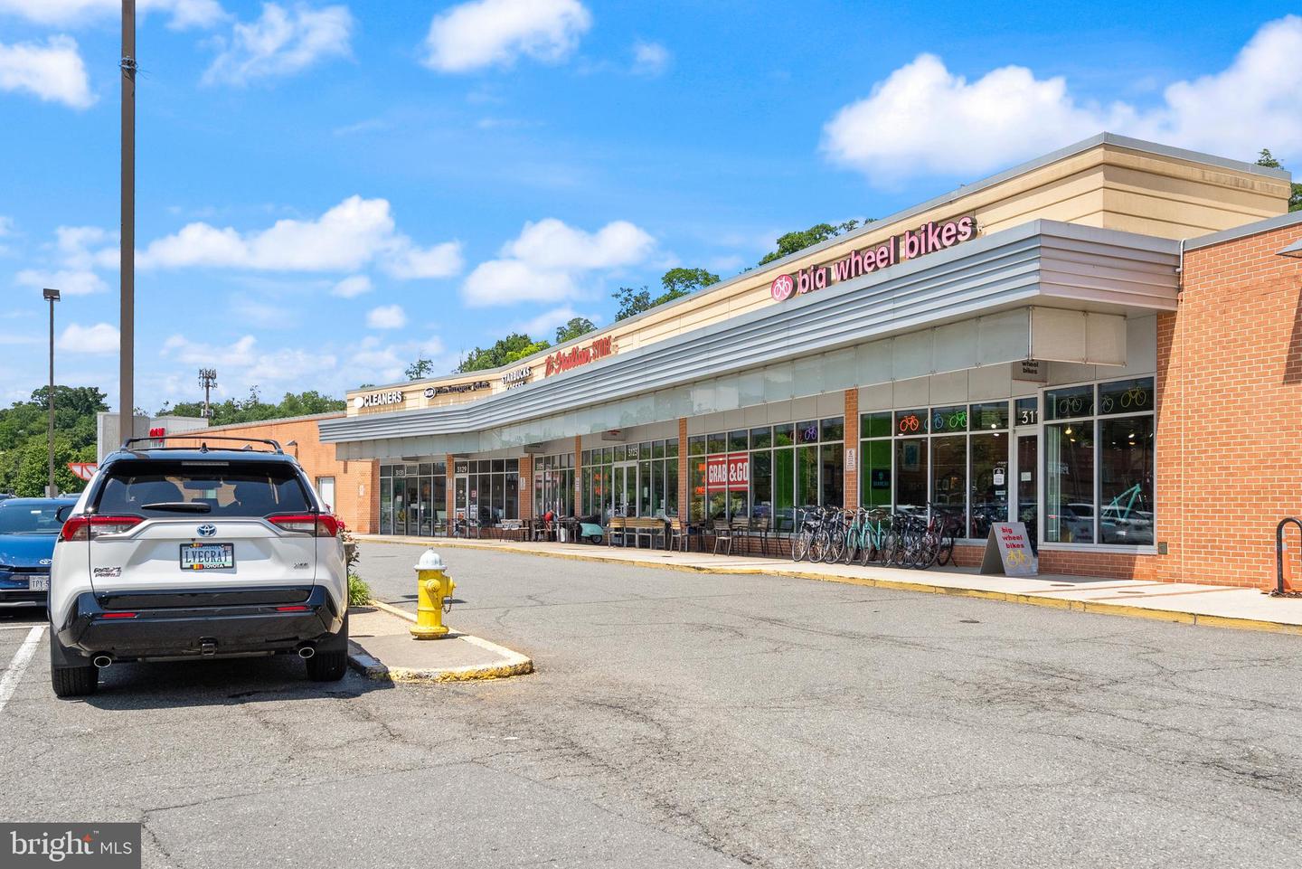 3000 SPOUT RUN PKWY #B606, ARLINGTON, Virginia 22201, 1 Bedroom Bedrooms, ,1 BathroomBathrooms,Residential,For sale,3000 SPOUT RUN PKWY #B606,VAAR2057448 MLS # VAAR2057448