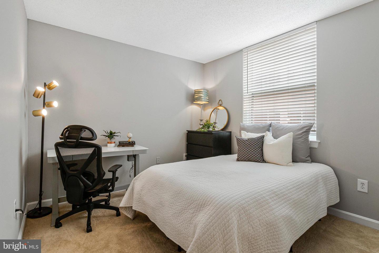 880 N POLLARD ST N #925, ARLINGTON, Virginia 22203, 2 Bedrooms Bedrooms, ,2 BathroomsBathrooms,Residential,For sale,880 N POLLARD ST N #925,VAAR2057494 MLS # VAAR2057494