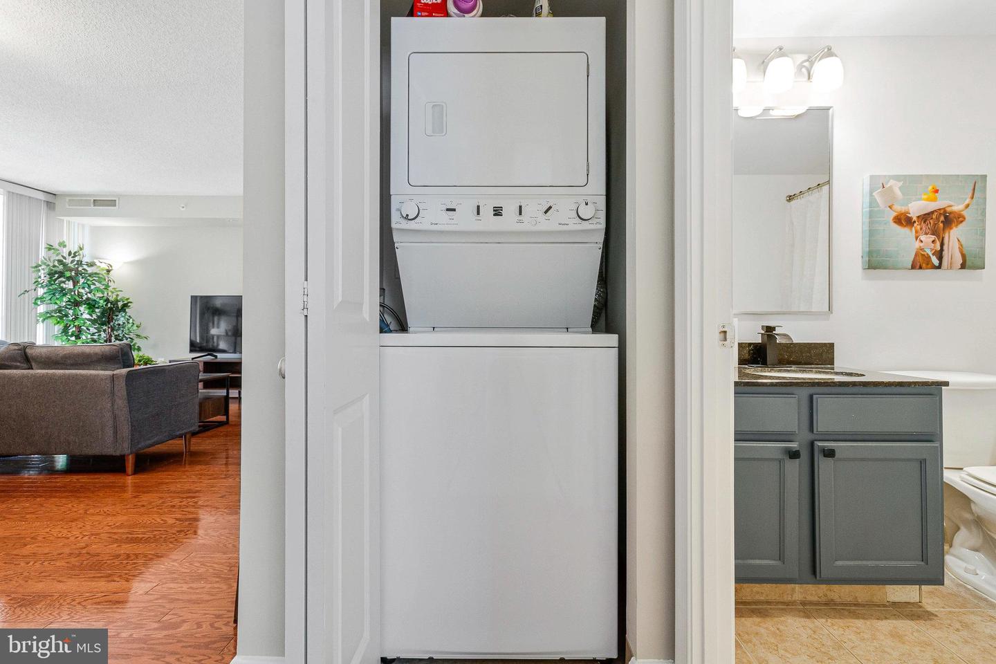 880 N POLLARD ST N #925, ARLINGTON, Virginia 22203, 2 Bedrooms Bedrooms, ,2 BathroomsBathrooms,Residential,For sale,880 N POLLARD ST N #925,VAAR2057494 MLS # VAAR2057494