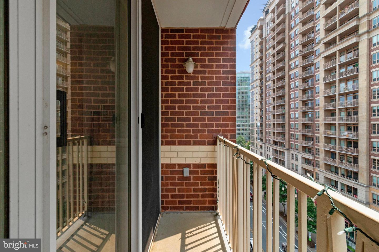 880 N POLLARD ST N #925, ARLINGTON, Virginia 22203, 2 Bedrooms Bedrooms, ,2 BathroomsBathrooms,Residential,For sale,880 N POLLARD ST N #925,VAAR2057494 MLS # VAAR2057494