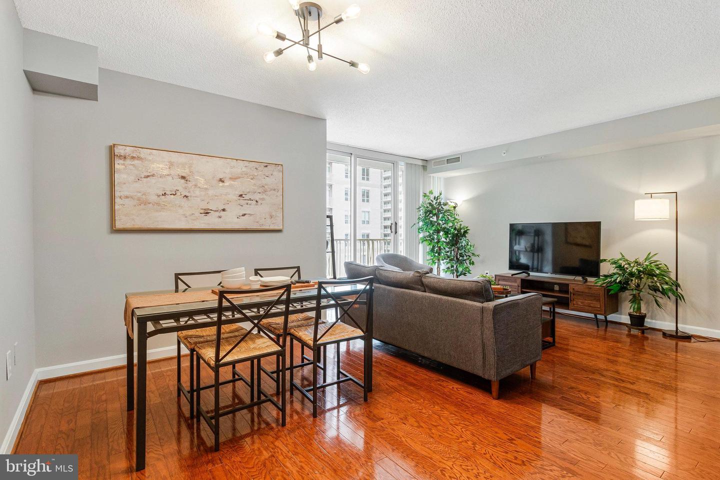 880 N POLLARD ST N #925, ARLINGTON, Virginia 22203, 2 Bedrooms Bedrooms, ,2 BathroomsBathrooms,Residential,For sale,880 N POLLARD ST N #925,VAAR2057494 MLS # VAAR2057494