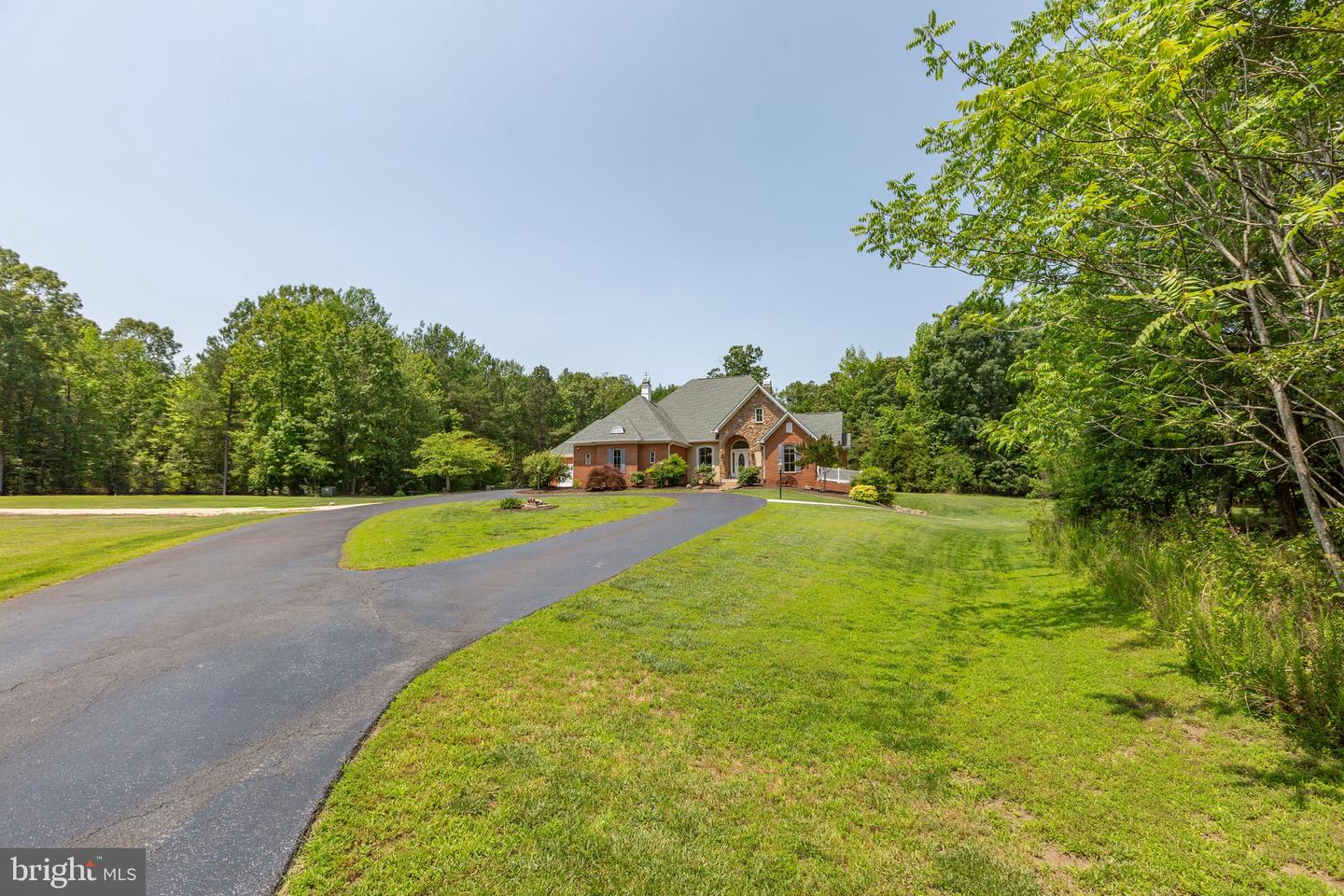 18134 GREEN BLVD, KING GEORGE, Virginia 22485, 4 Bedrooms Bedrooms, ,4 BathroomsBathrooms,Residential,For sale,18134 GREEN BLVD,VAKG2006432 MLS # VAKG2006432