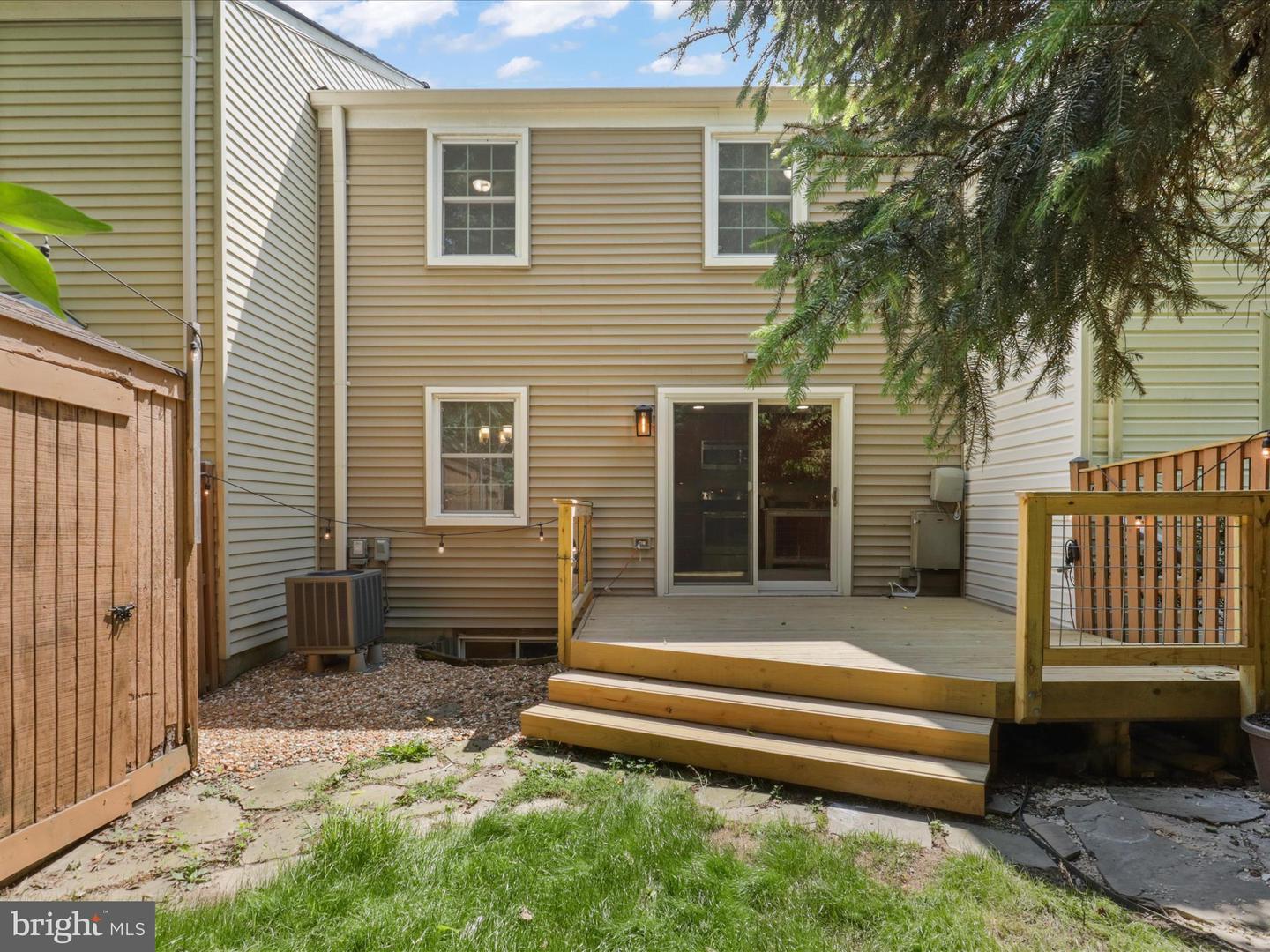 2934 EVERLEIGH WAY, FAIRFAX, Virginia 22031, 3 Bedrooms Bedrooms, 8 Rooms Rooms,3 BathroomsBathrooms,Residential,For sale,2934 EVERLEIGH WAY,VAFX2241510 MLS # VAFX2241510