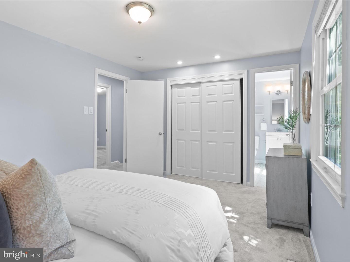 2934 EVERLEIGH WAY, FAIRFAX, Virginia 22031, 3 Bedrooms Bedrooms, 8 Rooms Rooms,3 BathroomsBathrooms,Residential,For sale,2934 EVERLEIGH WAY,VAFX2241510 MLS # VAFX2241510