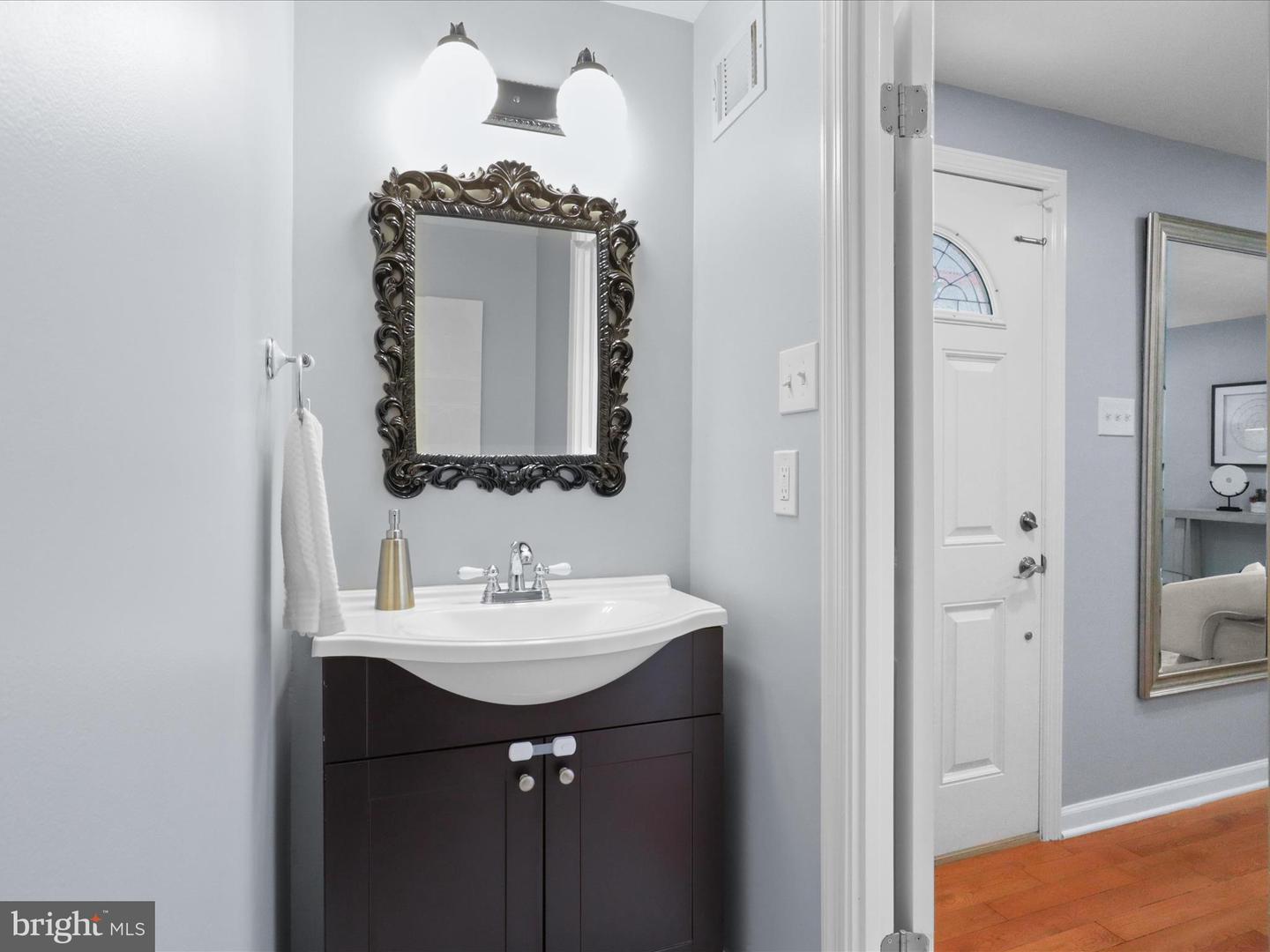 2934 EVERLEIGH WAY, FAIRFAX, Virginia 22031, 3 Bedrooms Bedrooms, 8 Rooms Rooms,3 BathroomsBathrooms,Residential,For sale,2934 EVERLEIGH WAY,VAFX2241510 MLS # VAFX2241510