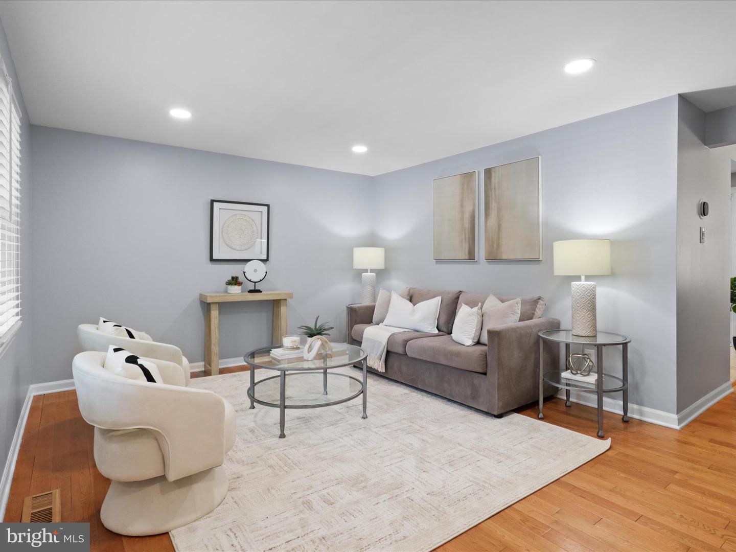 2934 EVERLEIGH WAY, FAIRFAX, Virginia 22031, 3 Bedrooms Bedrooms, 8 Rooms Rooms,3 BathroomsBathrooms,Residential,For sale,2934 EVERLEIGH WAY,VAFX2241510 MLS # VAFX2241510