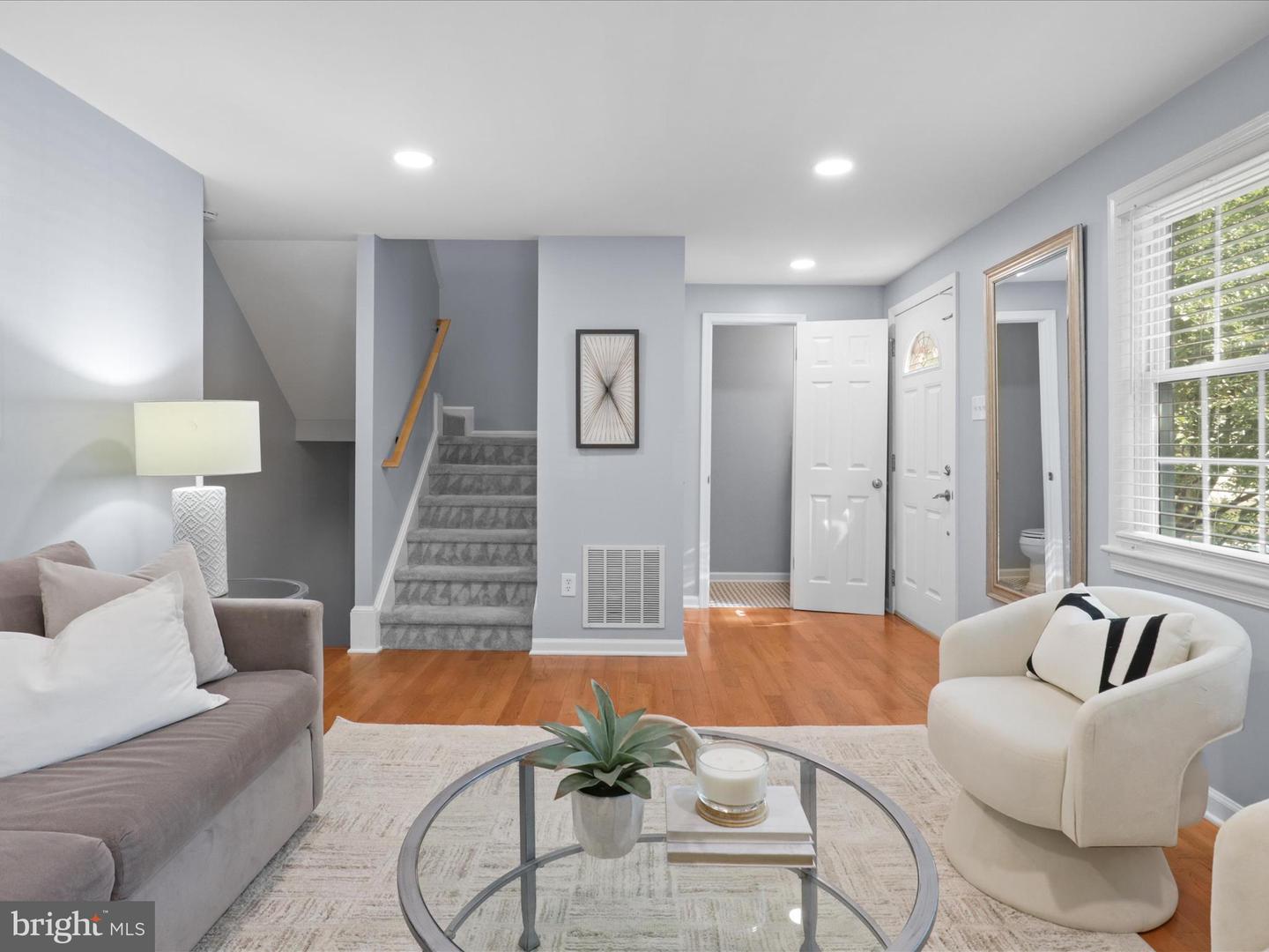 2934 EVERLEIGH WAY, FAIRFAX, Virginia 22031, 3 Bedrooms Bedrooms, 8 Rooms Rooms,3 BathroomsBathrooms,Residential,For sale,2934 EVERLEIGH WAY,VAFX2241510 MLS # VAFX2241510