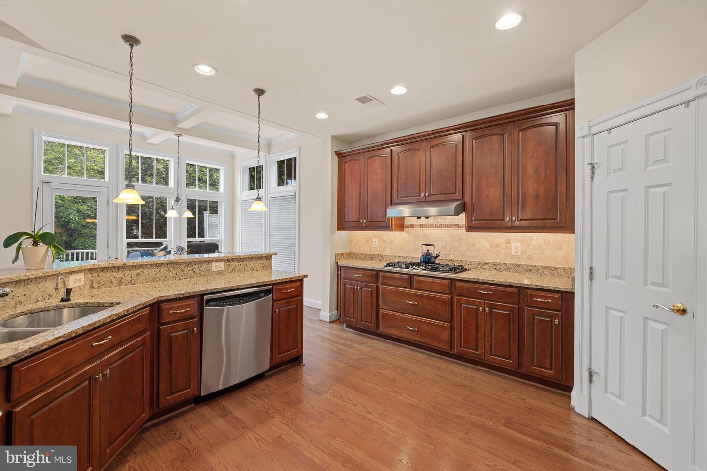 9410 OLD RESERVE WAY, FAIRFAX, Virginia 22031, 6 Bedrooms Bedrooms, ,4 BathroomsBathrooms,Residential,For sale,9410 OLD RESERVE WAY,VAFC2006328 MLS # VAFC2006328