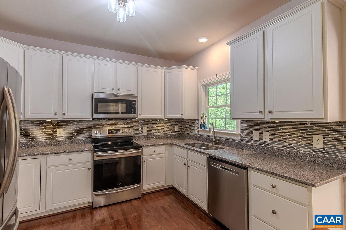 5001 HUNTERS MEADOW PL, RICHMOND, Virginia 23231, 3 Bedrooms Bedrooms, ,2 BathroomsBathrooms,Residential,For sale,5001 HUNTERS MEADOW PL,664641 MLS # 664641