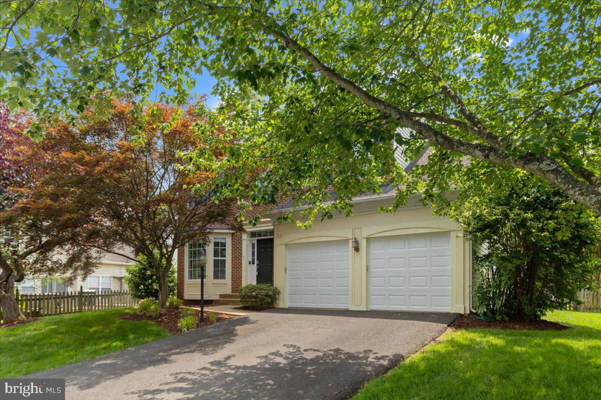 12561 GARRY GLEN DR, BRISTOW, Virginia 20136, 5 Bedrooms Bedrooms, ,3 BathroomsBathrooms,Residential,For sale,12561 GARRY GLEN DR,VAPW2095064 MLS # VAPW2095064