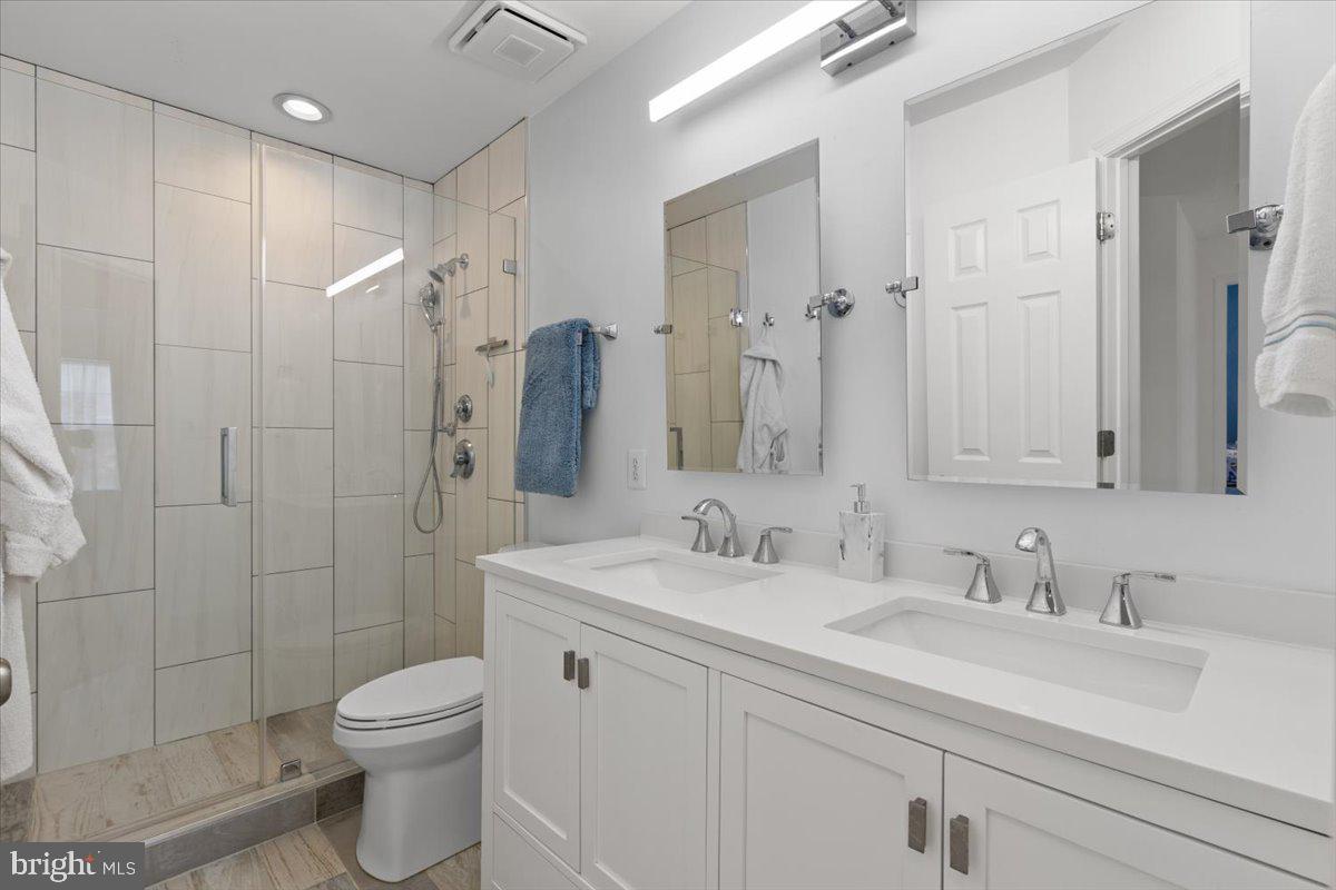 12561 GARRY GLEN DR, BRISTOW, Virginia 20136, 5 Bedrooms Bedrooms, ,3 BathroomsBathrooms,Residential,For sale,12561 GARRY GLEN DR,VAPW2095064 MLS # VAPW2095064