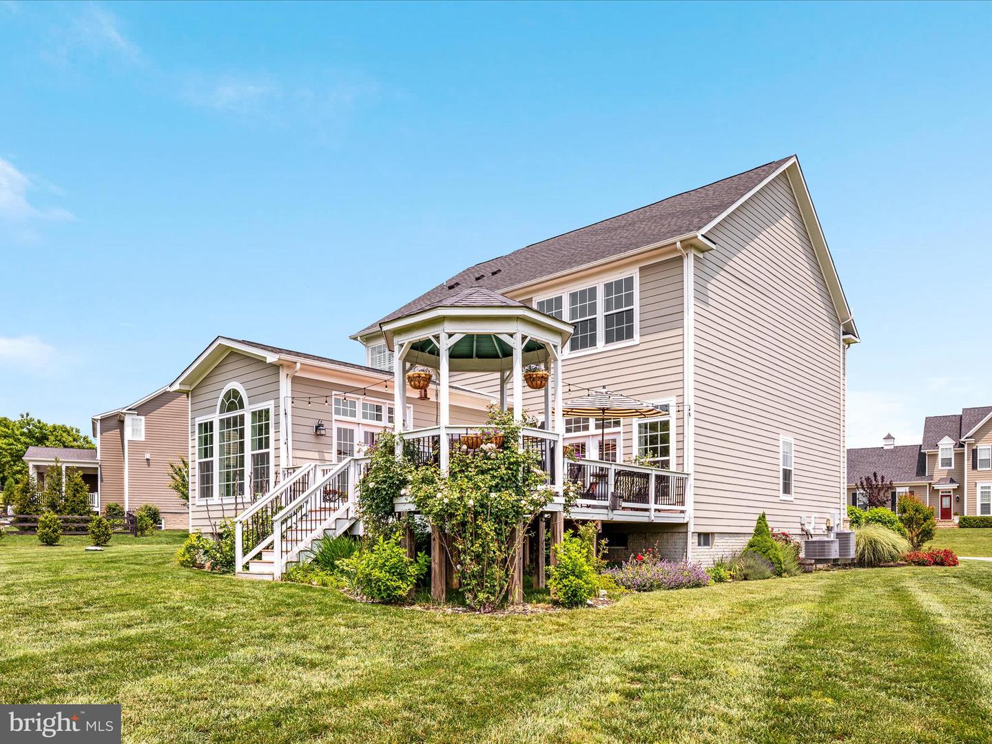 18238 WILD RASPBERRY DR, PURCELLVILLE, Virginia 20132, 4 Bedrooms Bedrooms, ,3 BathroomsBathrooms,Residential,For sale,18238 WILD RASPBERRY DR,VALO2097290 MLS # VALO2097290