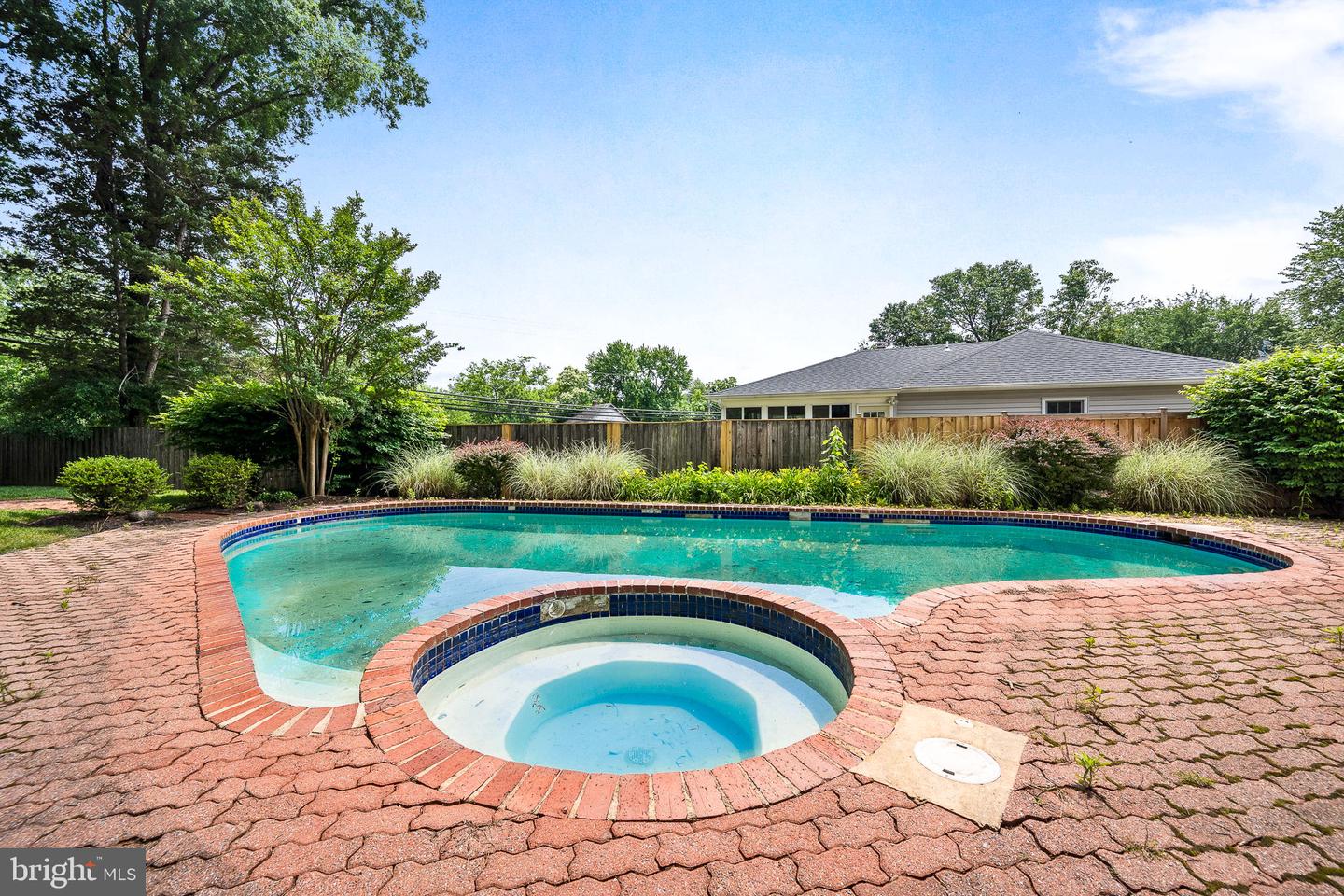 1213 TERRYLYNN CT, HERNDON, Virginia 20170, 4 Bedrooms Bedrooms, ,2 BathroomsBathrooms,Residential,For sale,1213 TERRYLYNN CT,VAFX2242040 MLS # VAFX2242040