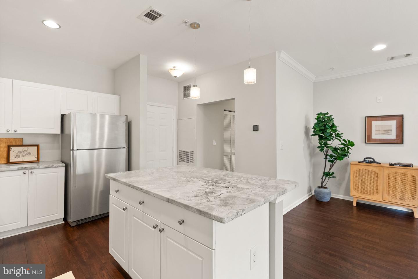 11320 ARISTOTLE DR #4-305, FAIRFAX, Virginia 22030, 2 Bedrooms Bedrooms, ,2 BathroomsBathrooms,Residential,For sale,11320 ARISTOTLE DR #4-305,VAFX2242110 MLS # VAFX2242110