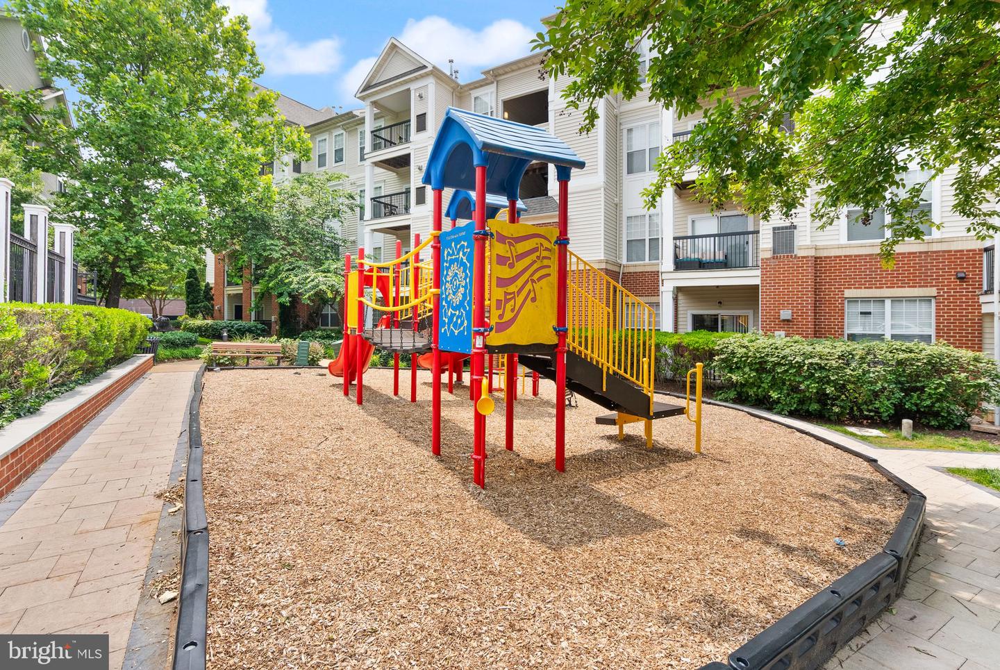 11320 ARISTOTLE DR #4-305, FAIRFAX, Virginia 22030, 2 Bedrooms Bedrooms, ,2 BathroomsBathrooms,Residential,For sale,11320 ARISTOTLE DR #4-305,VAFX2242110 MLS # VAFX2242110